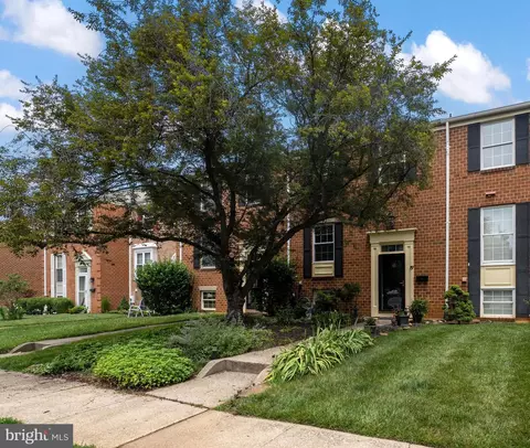19 Crotona Ct, Lutherville Timonium, MD 21093