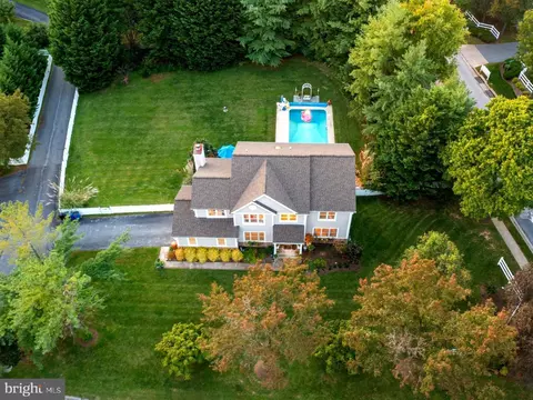 2 Jenner Ct, Owings Mills, MD 21117