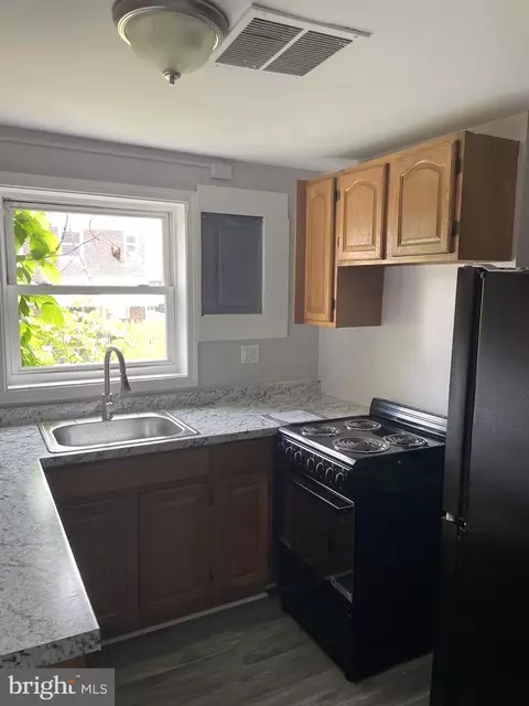 417 Maple Ln, Dundalk, MD 21222 photo 9