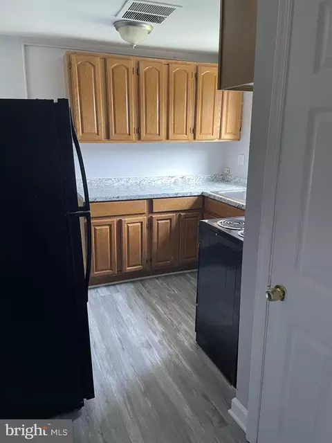 417 Maple Ln, Dundalk, MD 21222 photo 4