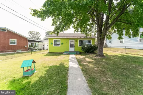 11 Propeller Dr, Middle River, MD 21220