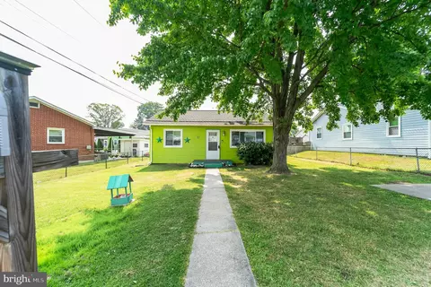 11 Propeller Dr, Middle River, MD 21220 photo 2