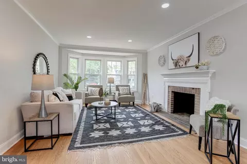 702 Kingston Rd, Baltimore, MD 21212 photo 1