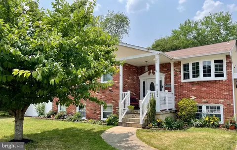 10208 Greenside Dr, Cockeysville, MD 21030