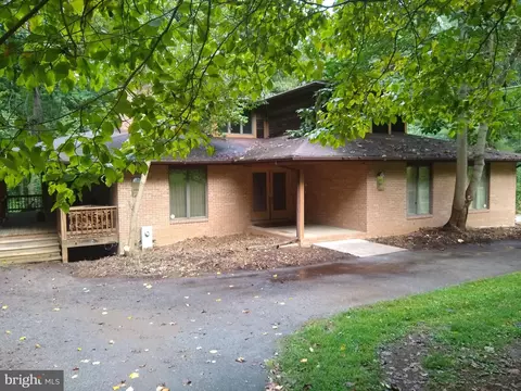 6 Stonewood Ct, Phoenix, MD 21131