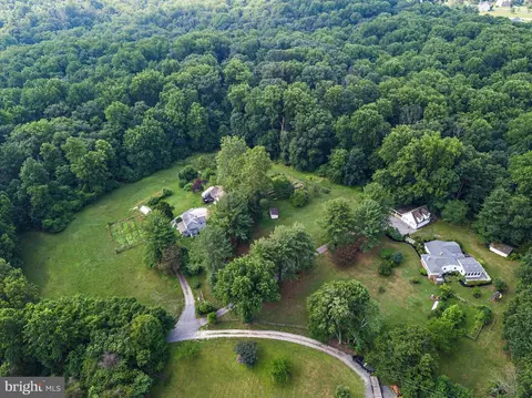8623 Kratz Ln, Windsor Mill, MD 21244