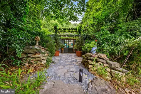 6001 Overlook Pl, Baltimore, MD 21210