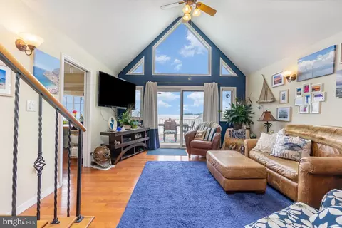 2809 Bay Dr, Sparrows Point, MD 21219 photo 9
