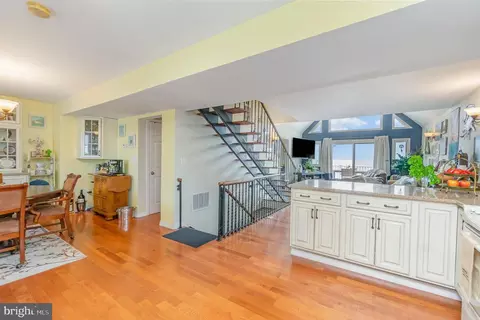 2809 Bay Dr, Sparrows Point, MD 21219 photo 13