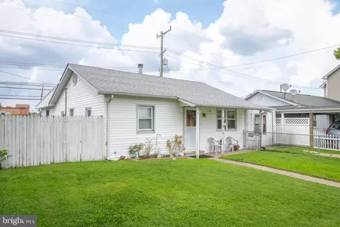 37 Dihedral Dr, Middle River, MD 21220