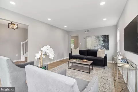 16 Lindsey Ct, Essex, MD 21221