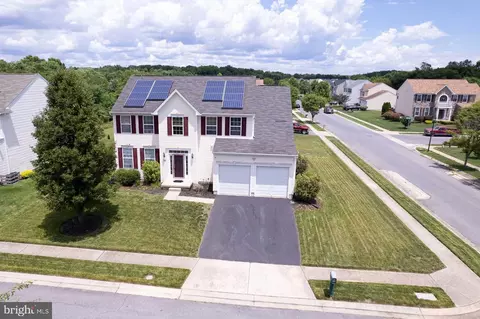 2 Anchor Bay Ct, Essex, MD 21221