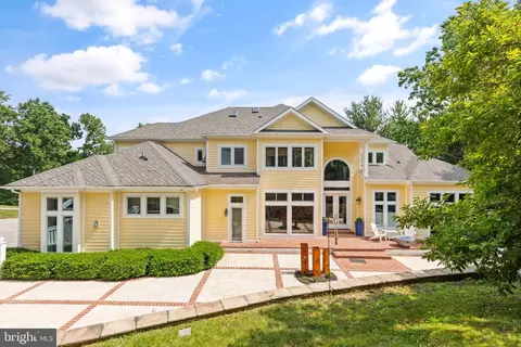 8578 Leisure Hill Dr, Pikesville, MD 21208