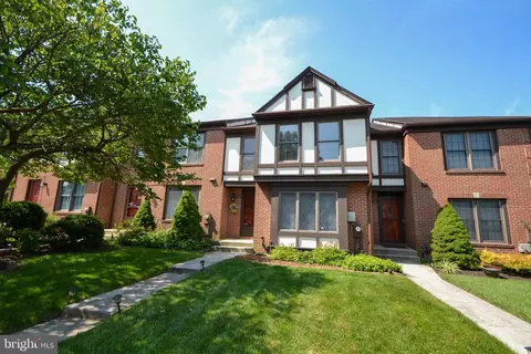 52 Tudor Ct, Lutherville Timonium, MD 21093