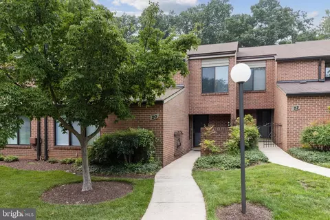 20 Oakridge Ct, Lutherville Timonium, MD 21093