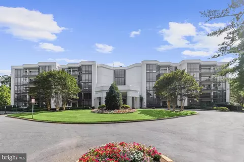 4001 Old Court Rd #220, Pikesville, MD 21208