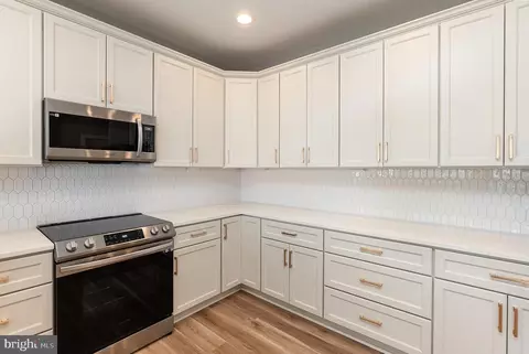 Kitchen - 7603 Chesapeake, Sparrows Point, MD 21219 photo 2 of 4
