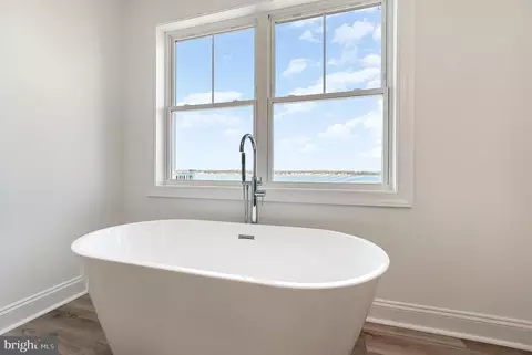 Bath - 7603 Chesapeake, Sparrows Point, MD 21219 photo 4 of 6