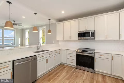 Kitchen - 7603 Chesapeake, Sparrows Point, MD 21219 photo 3 of 4