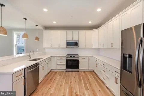 Kitchen - 7603 Chesapeake, Sparrows Point, MD 21219 photo 1 of 4