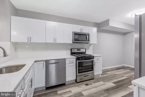 100 Malbrook Rd, Baltimore, MD 21229 photo 7