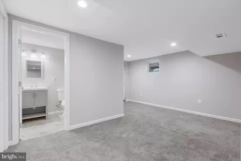 100 Malbrook Rd, Baltimore, MD 21229 photo 34