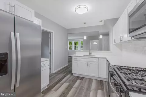 100 Malbrook Rd, Baltimore, MD 21229 photo 10
