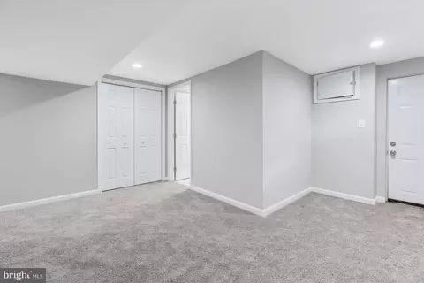 100 Malbrook Rd, Baltimore, MD 21229 photo 33