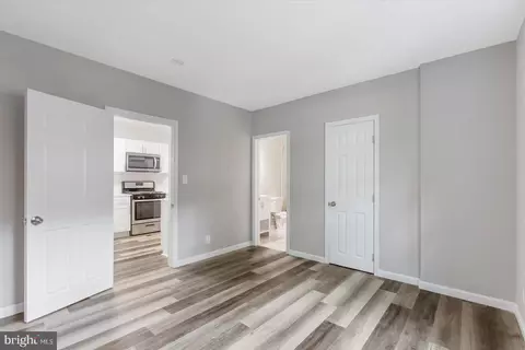 100 Malbrook Rd, Baltimore, MD 21229 photo 14