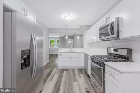 100 Malbrook Rd, Baltimore, MD 21229 photo 9