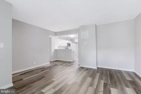 100 Malbrook Rd, Baltimore, MD 21229 photo 5