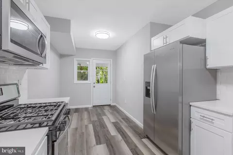 100 Malbrook Rd, Baltimore, MD 21229 photo 8