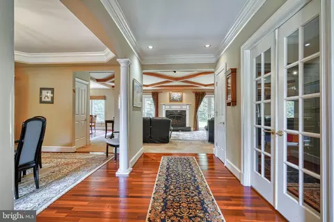 10 Clifton Ct, Pikesville, MD 21208 photo 3