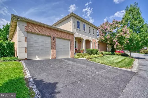 10 Clifton Ct, Pikesville, MD 21208 photo 2