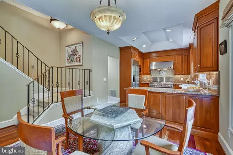 10 Clifton Ct, Pikesville, MD 21208 photo 16