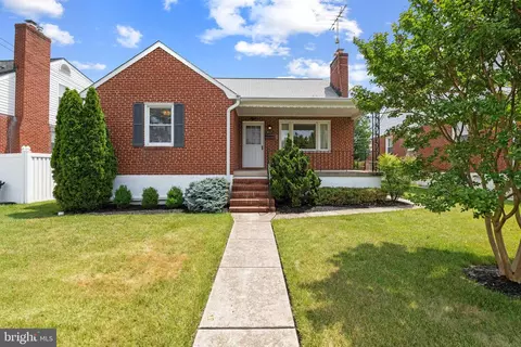 8227 Evergreen Dr, Parkville, MD 21234