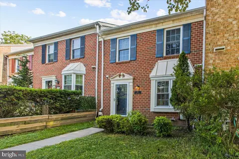 21 Hamlet Dr, Owings Mills, MD 21117