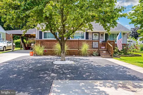 231 3rd Ave, Halethorpe, MD 21227