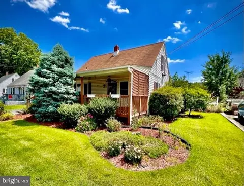 933 Lance Ave, Essex, MD 21221