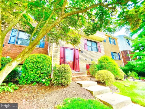21 Theo Ln, Towson, MD 21204
