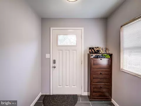 114 Compass Rd, Middle River, MD 21220 photo 13