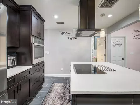 114 Compass Rd, Middle River, MD 21220 photo 3