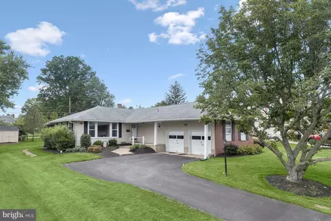 2112 Fountain Hill Dr, Lutherville Timonium, MD 21093