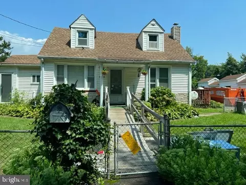 7408 Hammond Rd, Sparrows Point, MD 21219