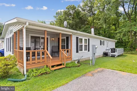 1304 Blakewood Ct, Dundalk, MD 21222