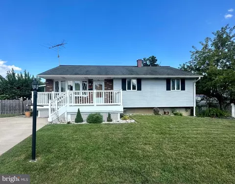 3 Kelbark Ct, Parkville, MD 21234