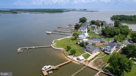 3936 New Section Rd, Middle River, MD 21220