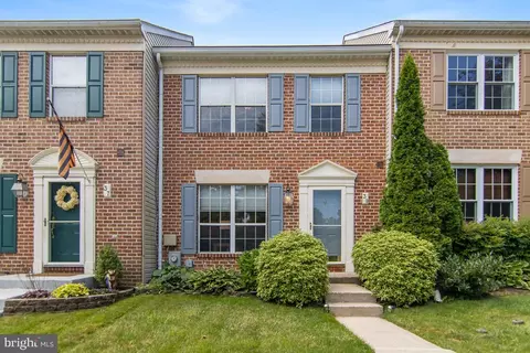 39 White Pine Ct, Cockeysville, MD 21030