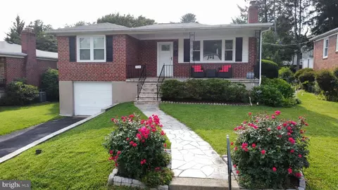 318 Lee Dr, Catonsville, MD 21228