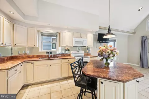 910 Frog Mortar Rd, Middle River, MD 21220 photo 17
